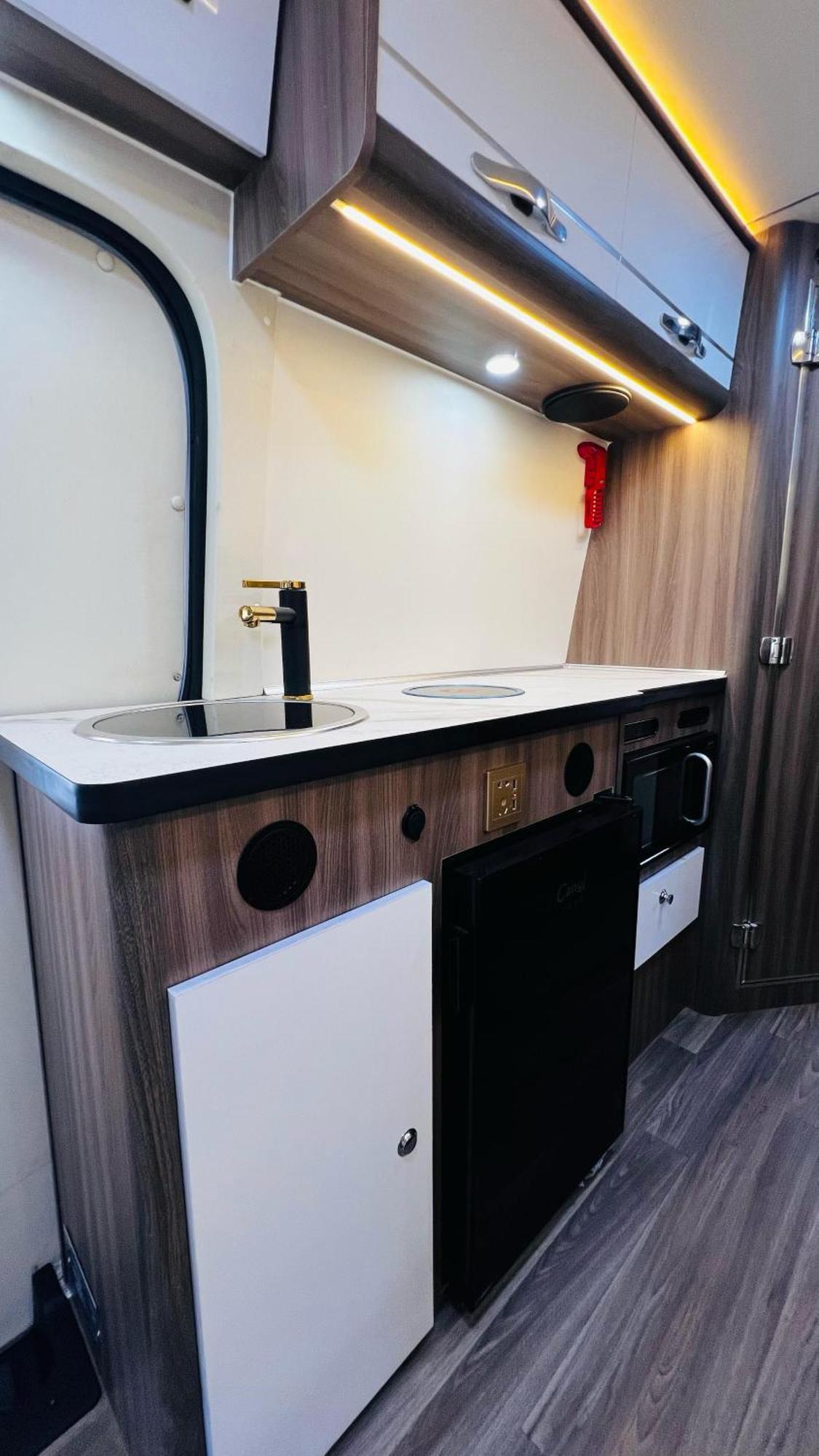 库斯科 Ford Transit Campervan酒店 外观 照片